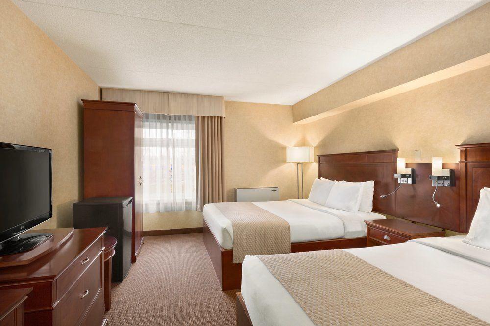 Days Inn By Wyndham Toronto West Миссиссага Экстерьер фото