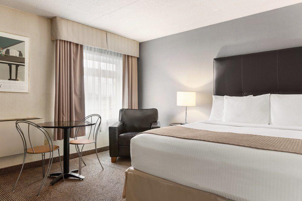 Days Inn By Wyndham Toronto West Миссиссага Экстерьер фото