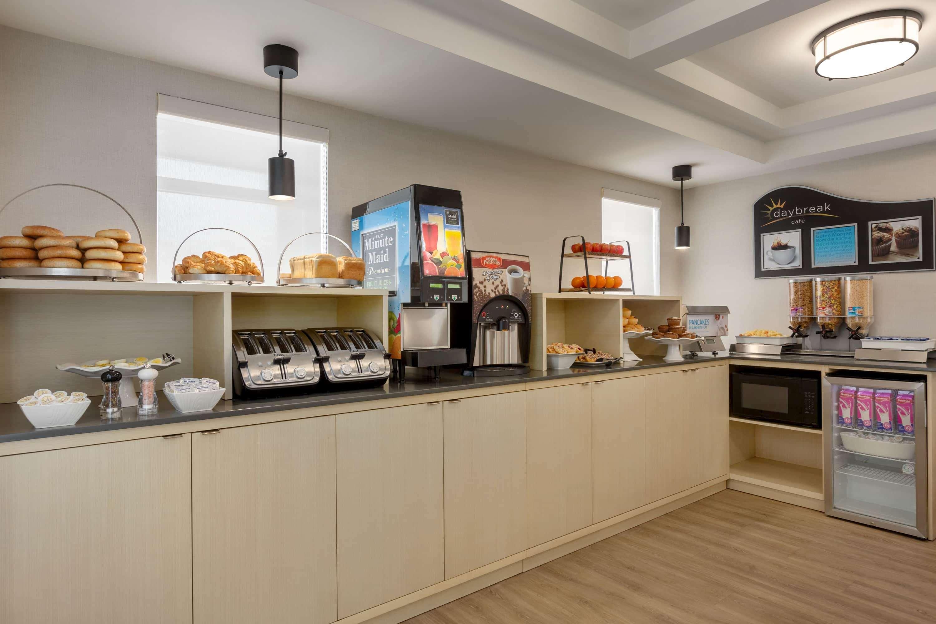 Days Inn By Wyndham Toronto West Миссиссага Экстерьер фото