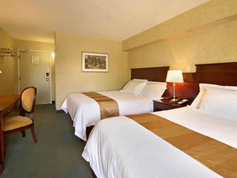 Days Inn By Wyndham Toronto West Миссиссага Номер фото